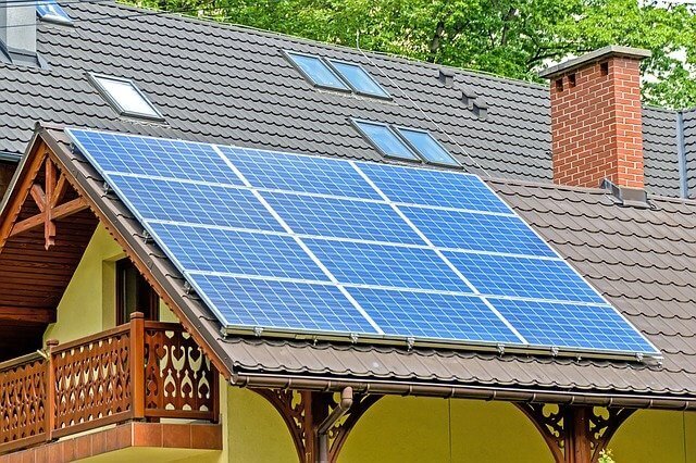 The fundamental components of rooftop solar plants