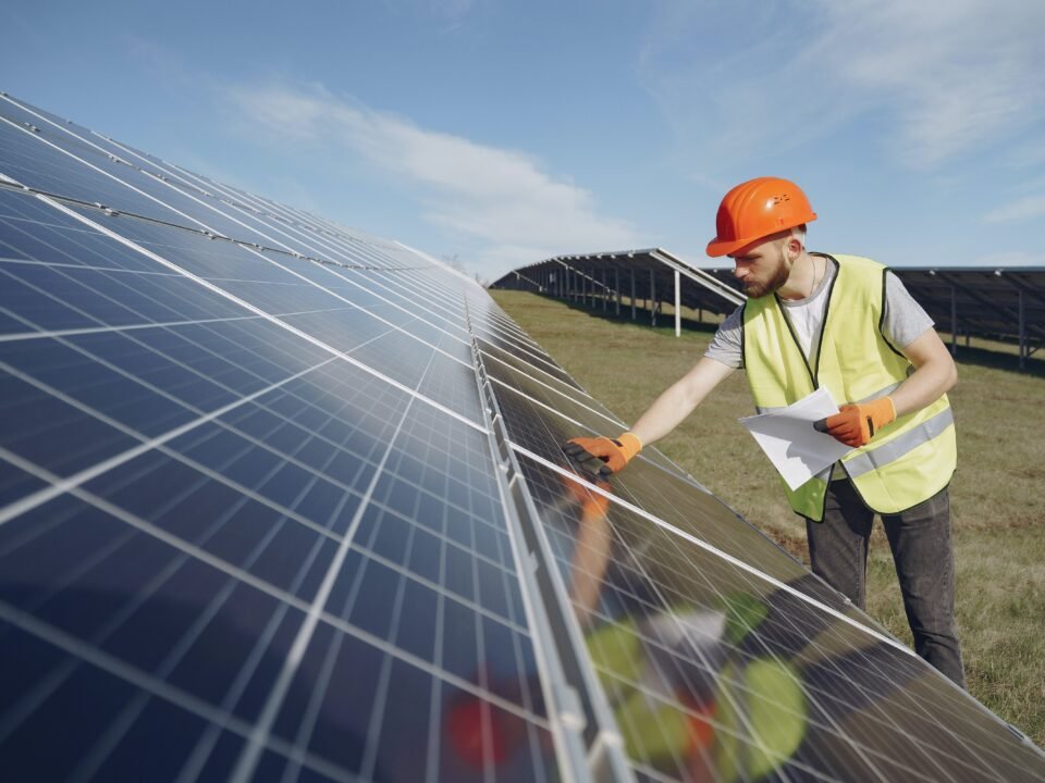 Maximizing Solar Potential: A Guide to Effective Solar Panel Maintenance