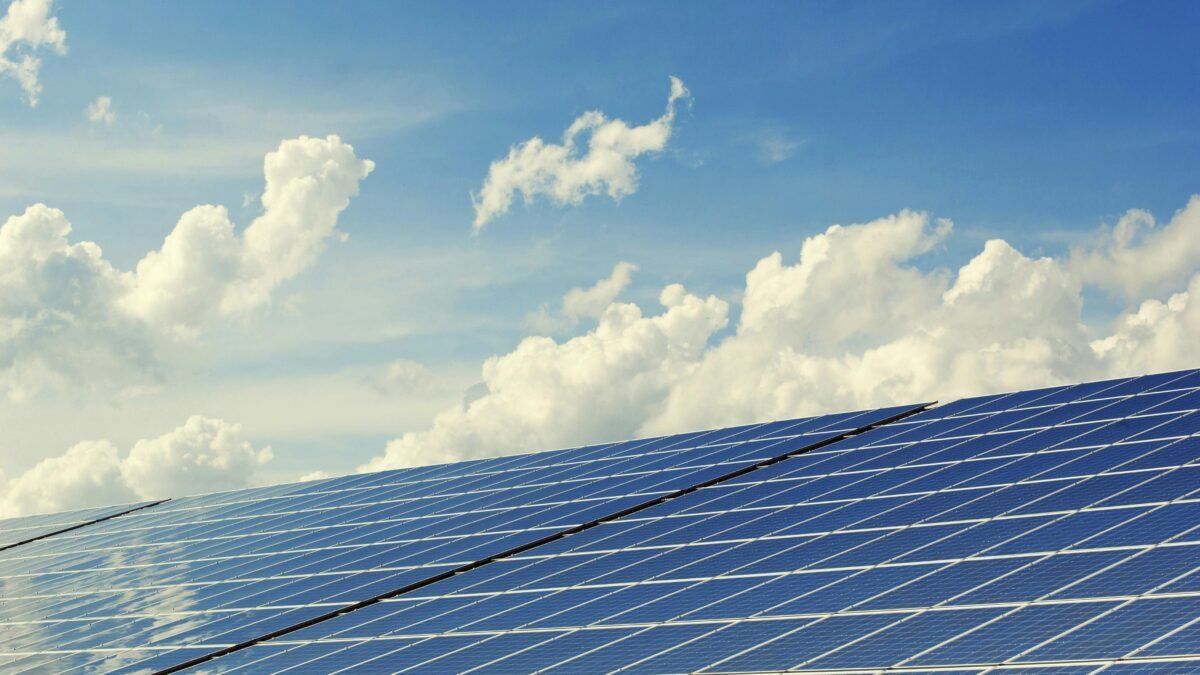 The Role of Solar Energy in Reducing Carbon Footprint